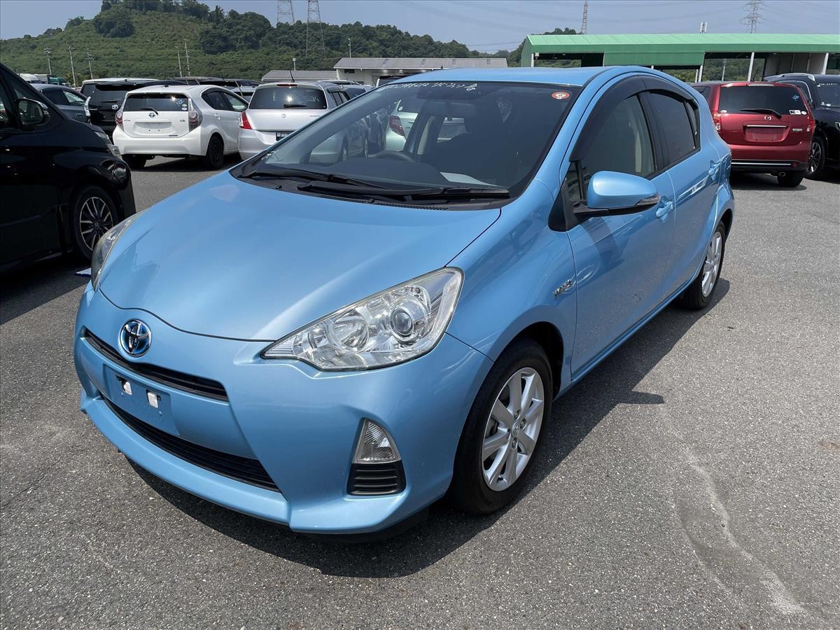 2014 Toyota Aqua thumbnail