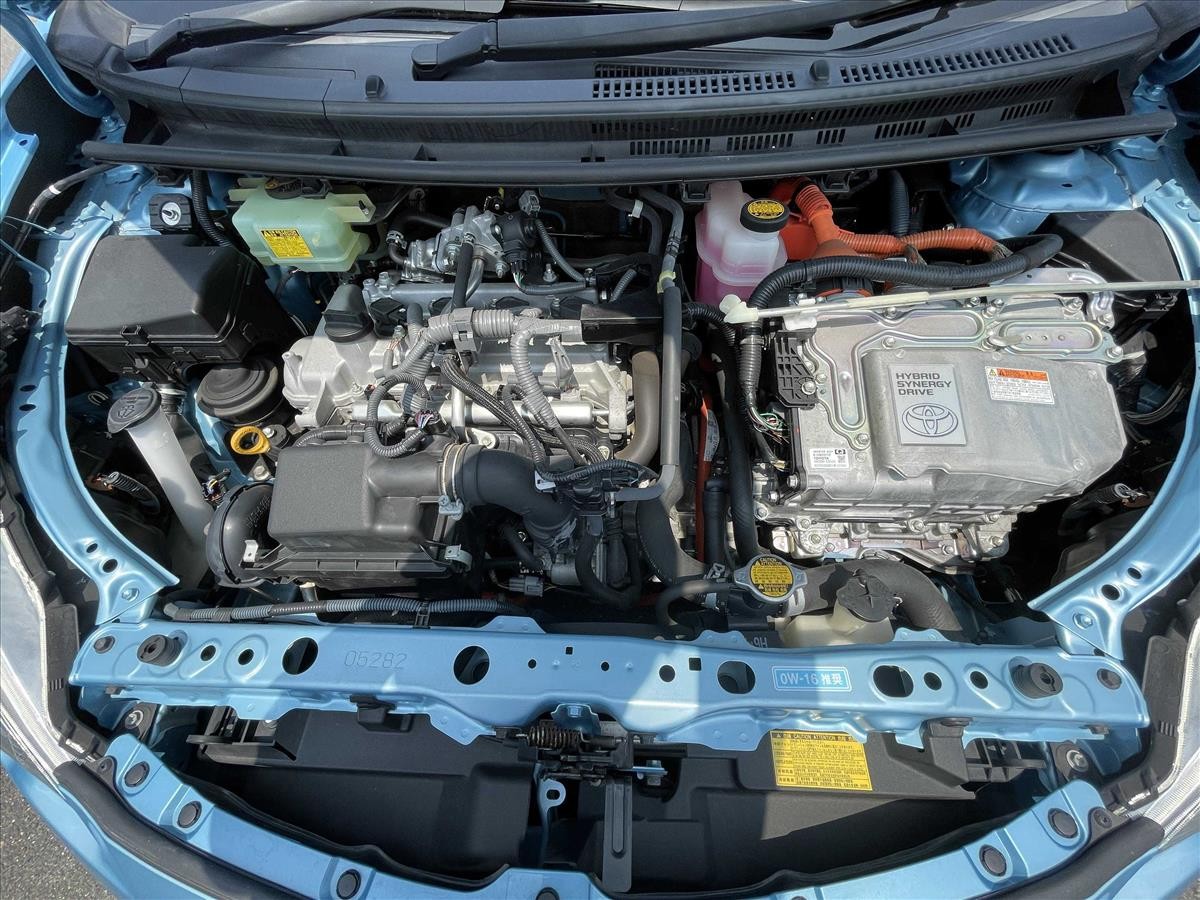 2014 Toyota Aqua thumbnail
