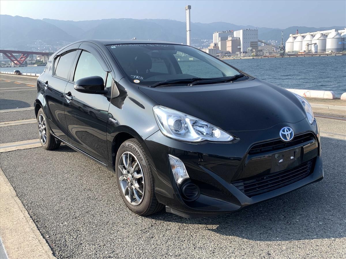 2015 Toyota Aqua thumbnail