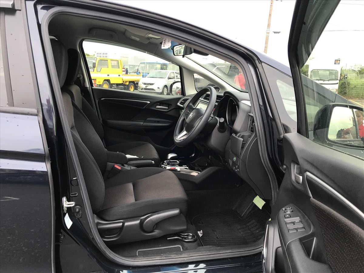 2016 Honda FIT thumbnail