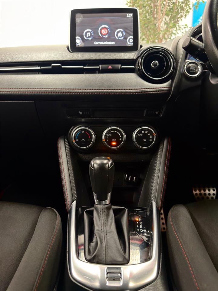2016 Mazda Demio thumbnail