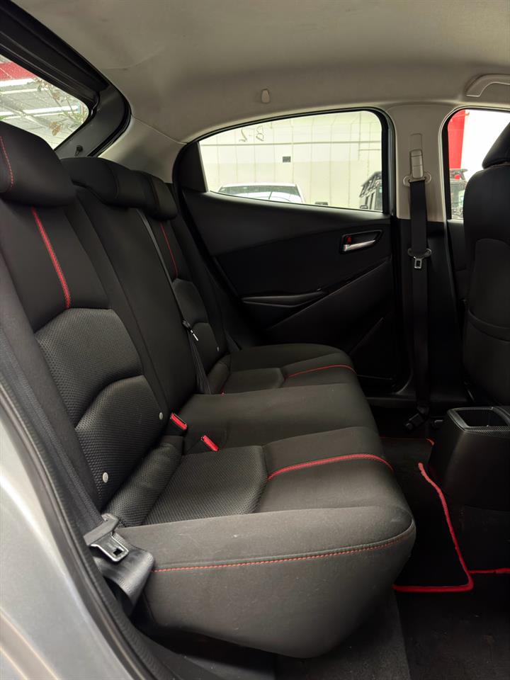 2016 Mazda Demio thumbnail