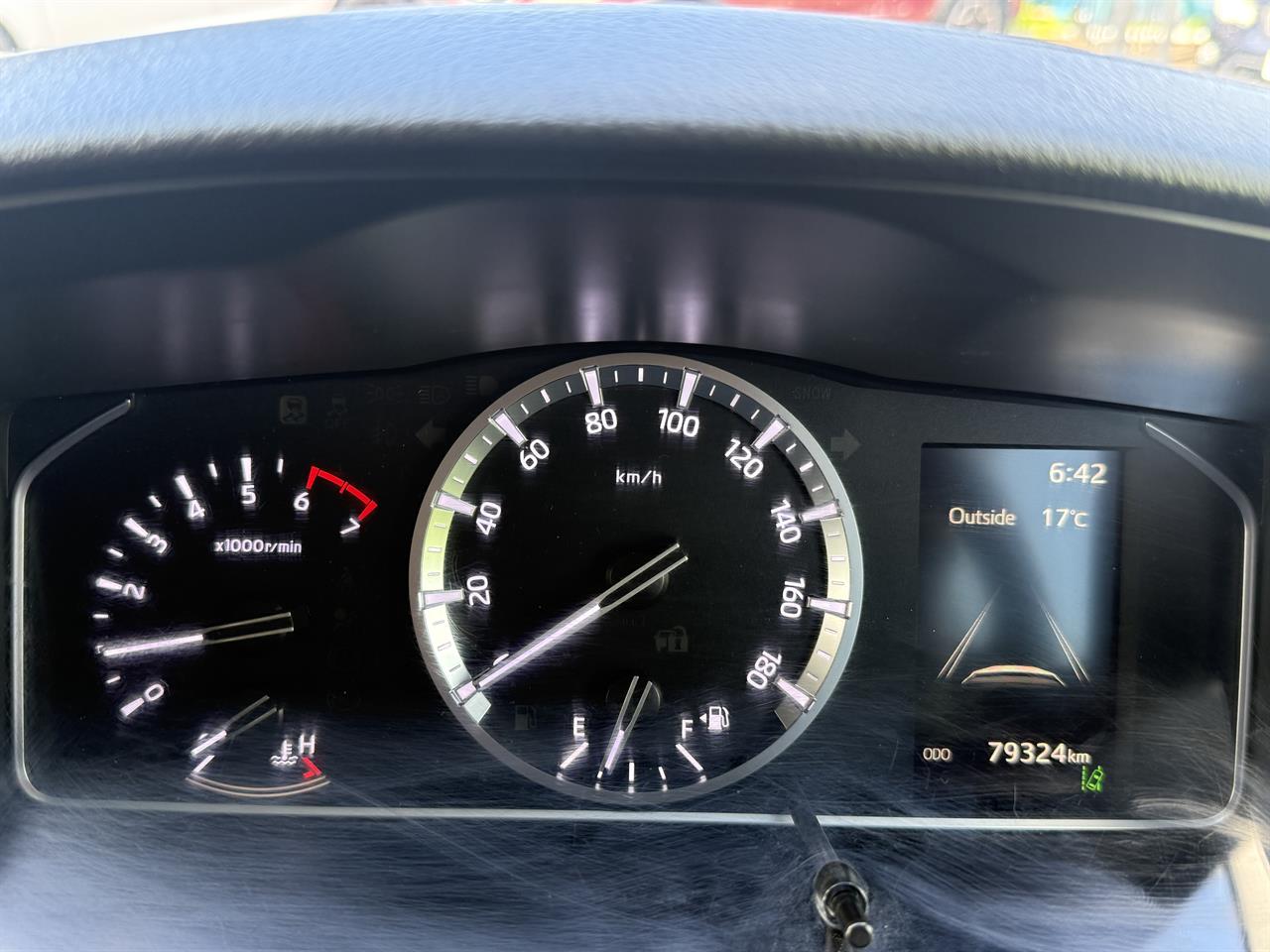 2020 Toyota Hiace thumbnail