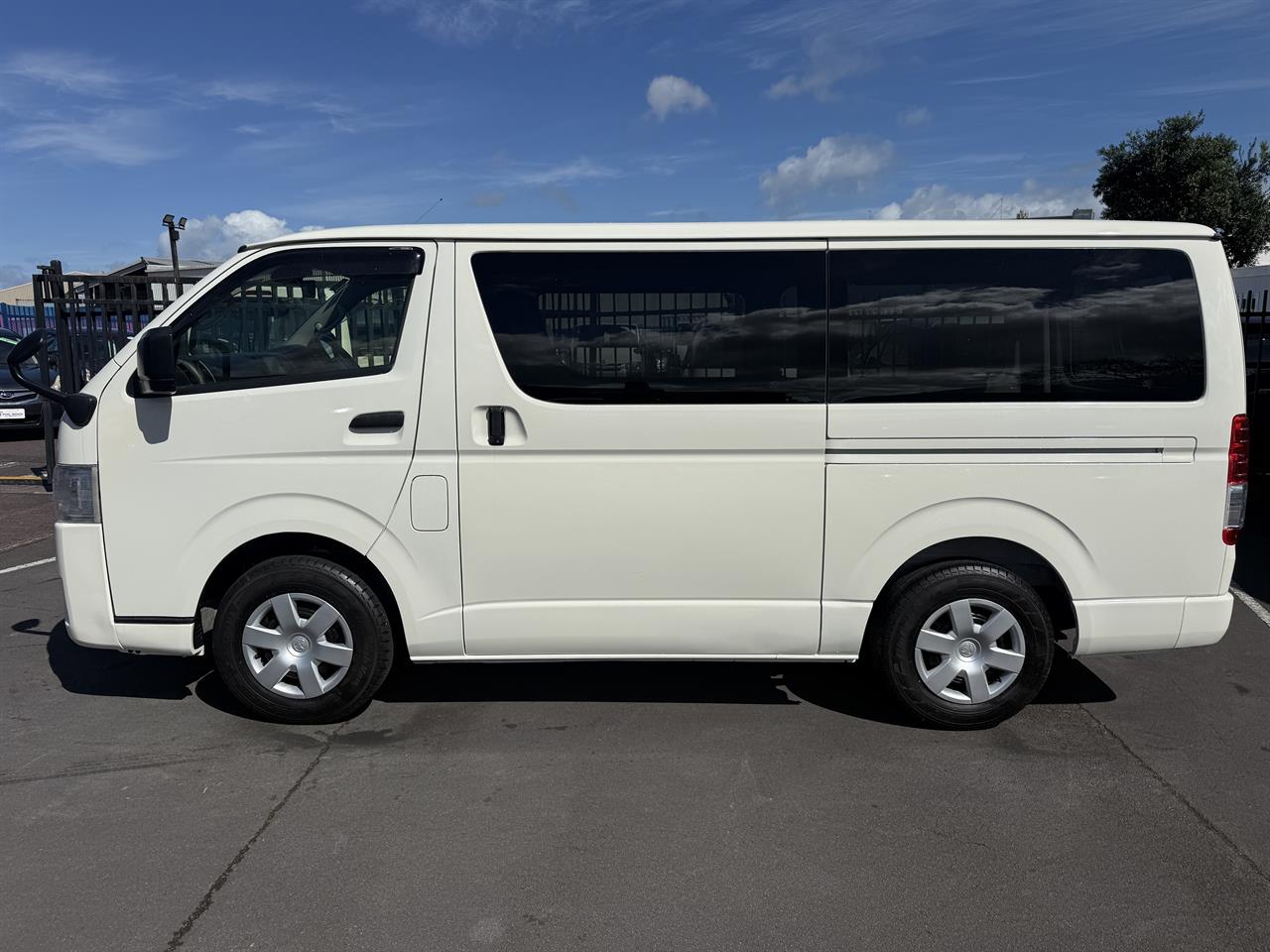 2020 Toyota Hiace thumbnail