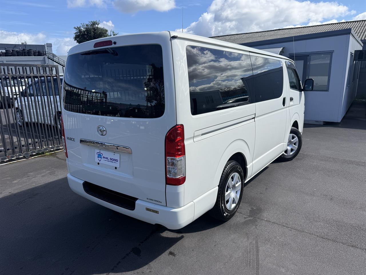 2020 Toyota Hiace thumbnail