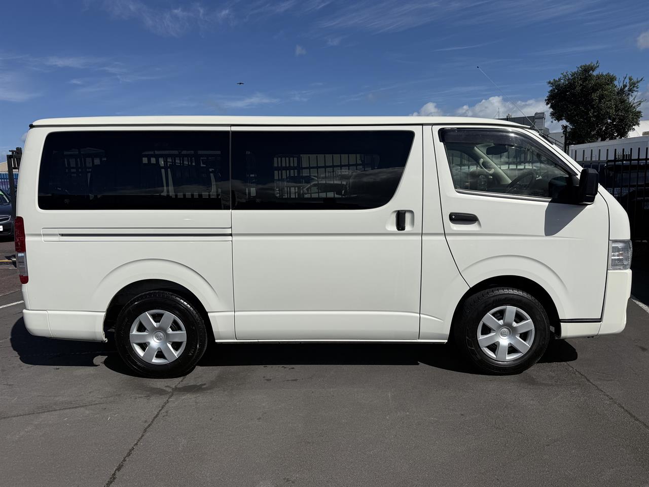 2020 Toyota Hiace thumbnail