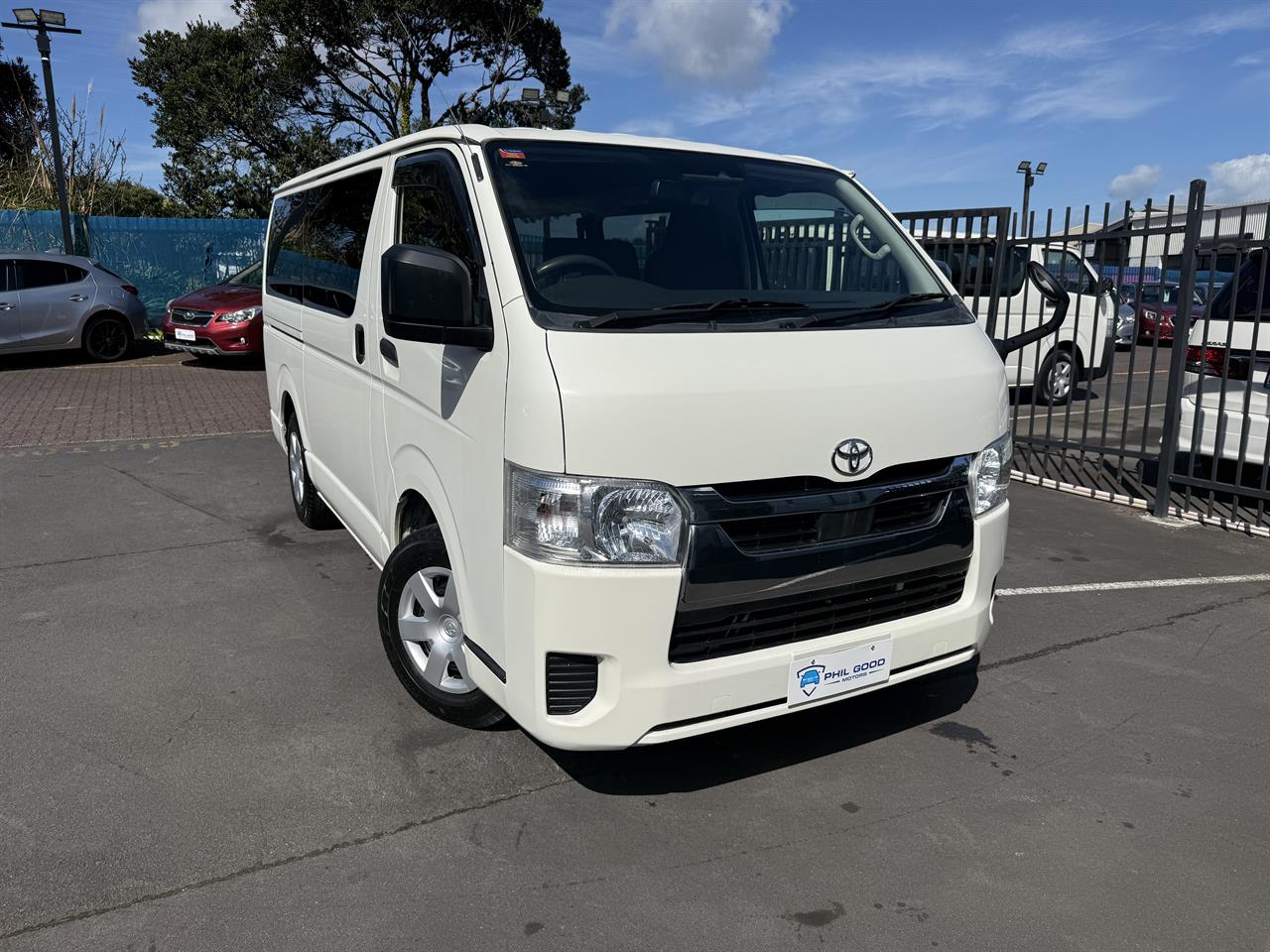2020 Toyota Hiace thumbnail