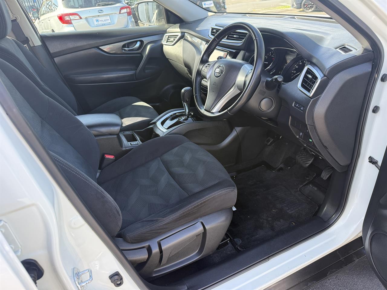 2015 Nissan X-Trail thumbnail