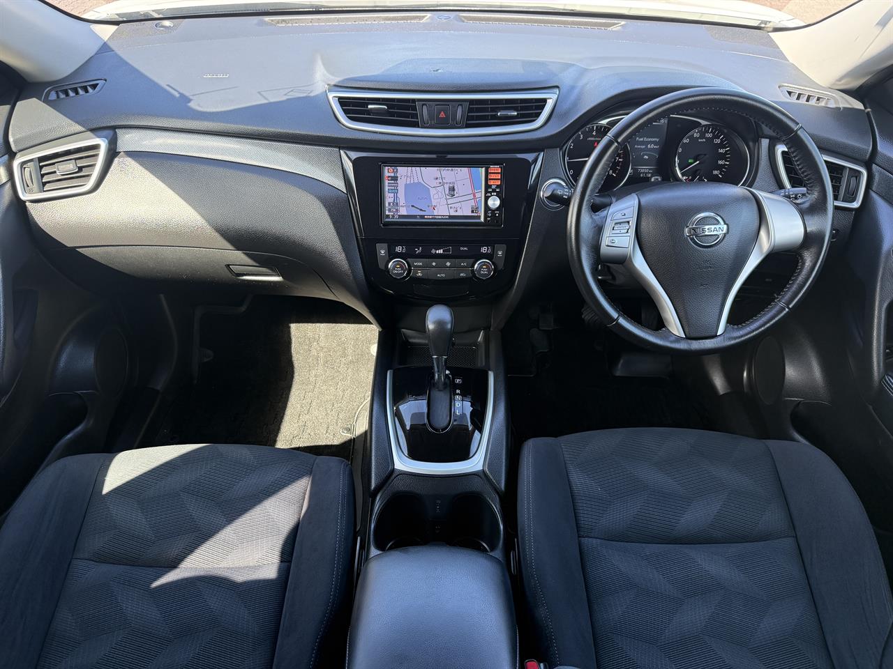 2015 Nissan X-Trail thumbnail