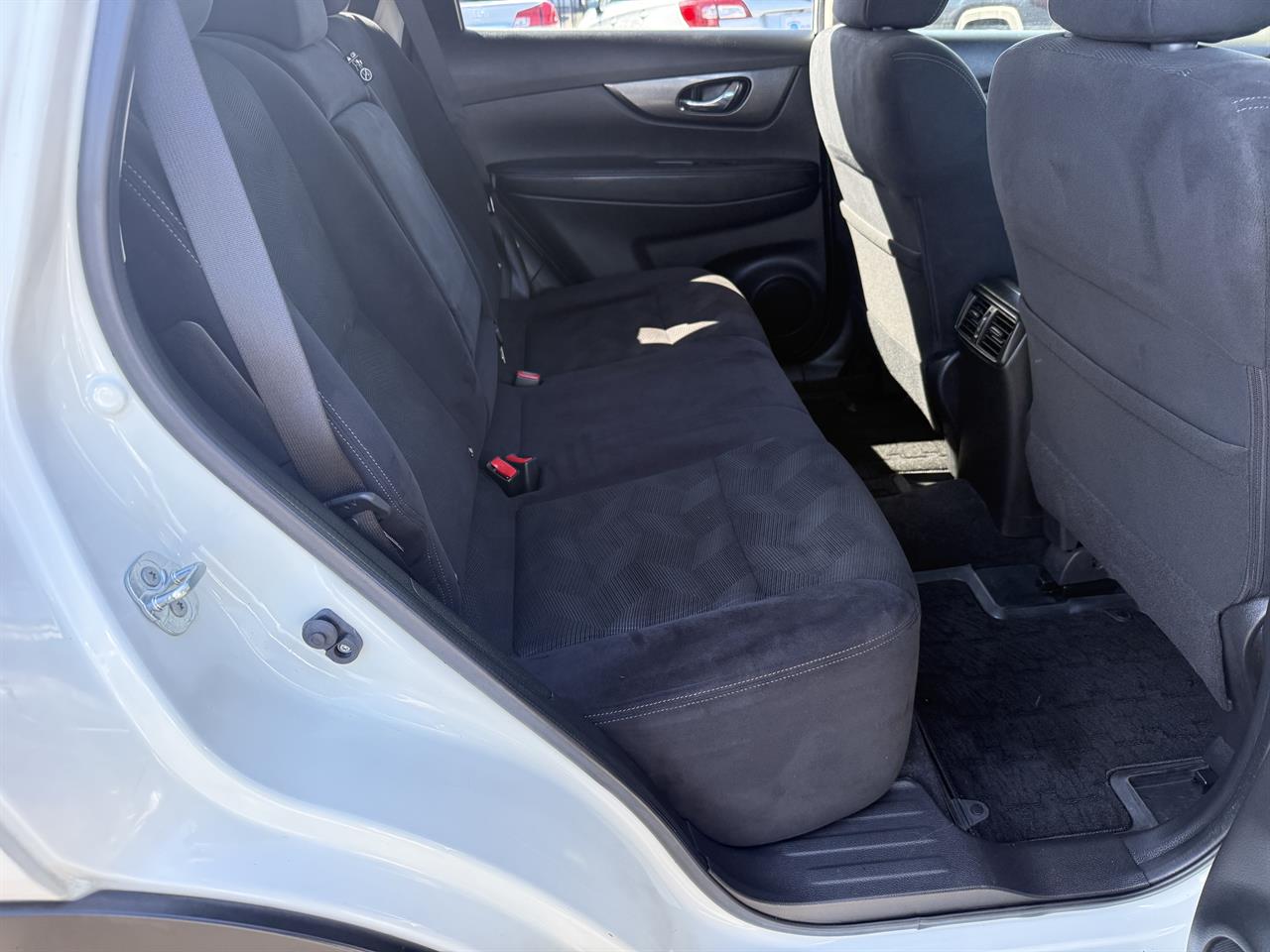 2015 Nissan X-Trail thumbnail