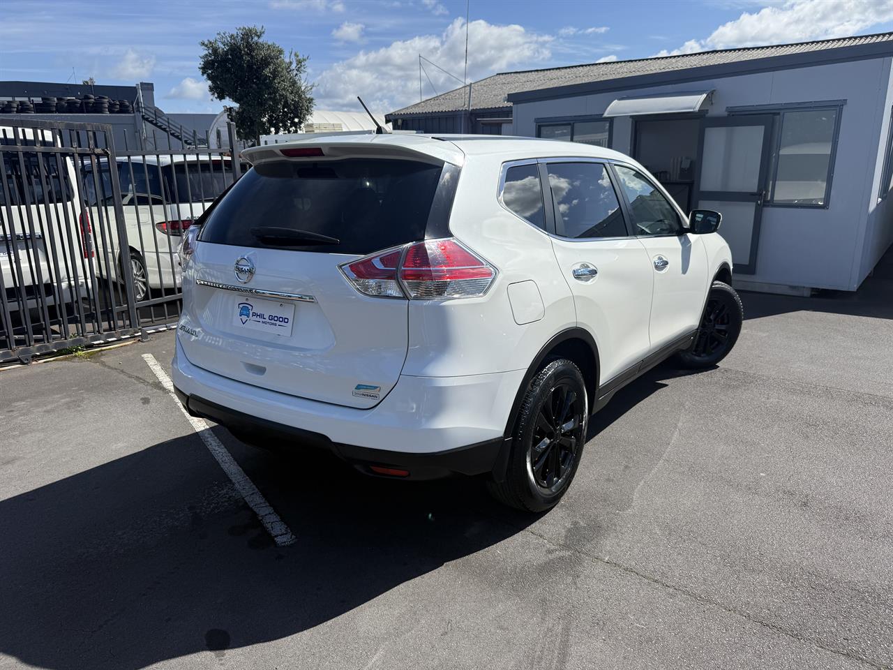 2015 Nissan X-Trail thumbnail