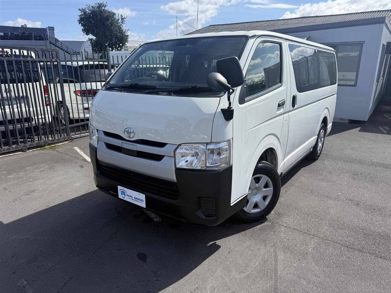 2019 Toyota Hiace thumbnail