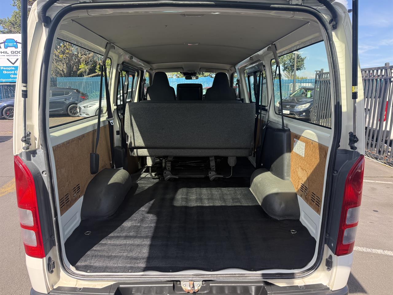 2019 Toyota Hiace thumbnail