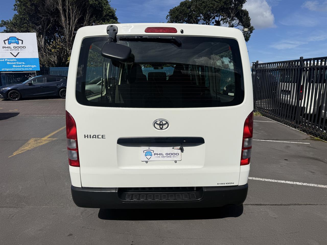 2019 Toyota Hiace thumbnail