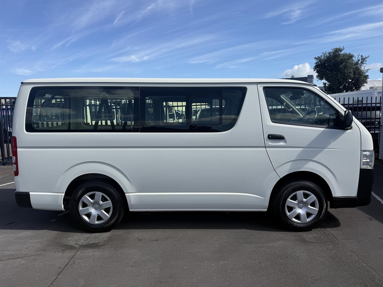 2019 Toyota Hiace thumbnail