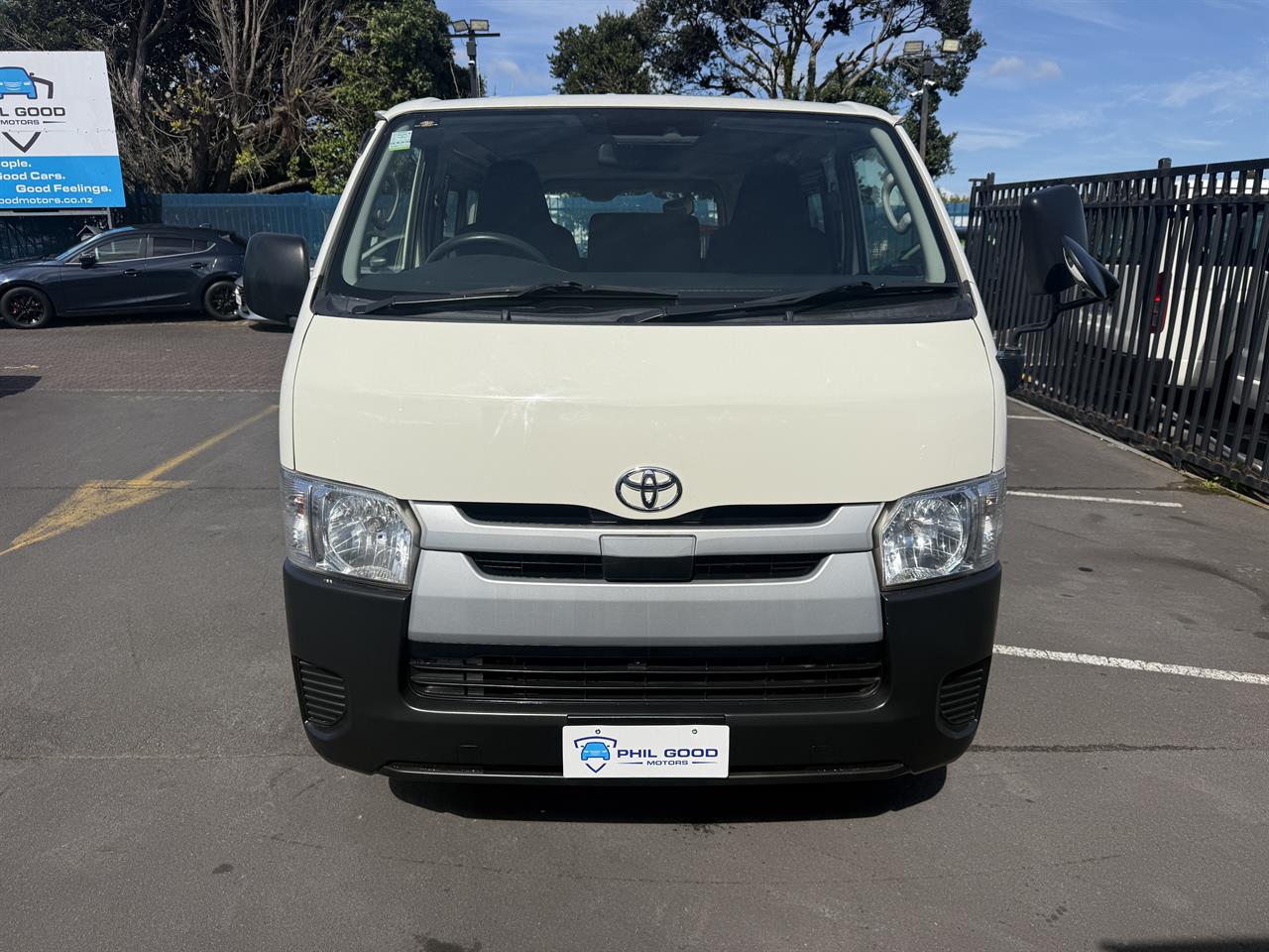 2019 Toyota Hiace thumbnail