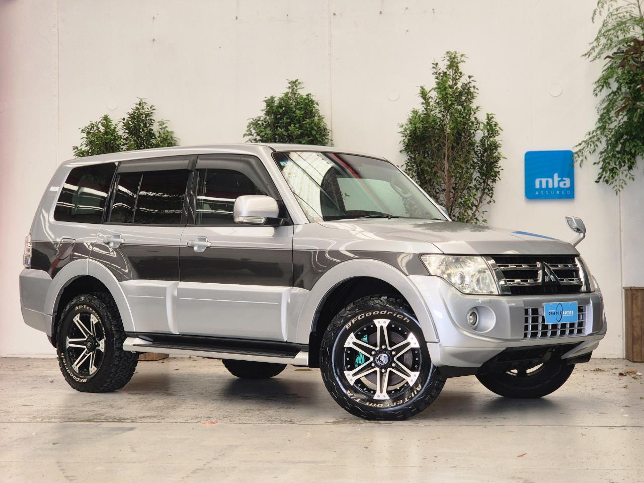 2013 Mitsubishi Pajero thumbnail