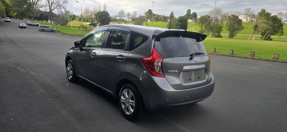 2014 Nissan Note thumbnail
