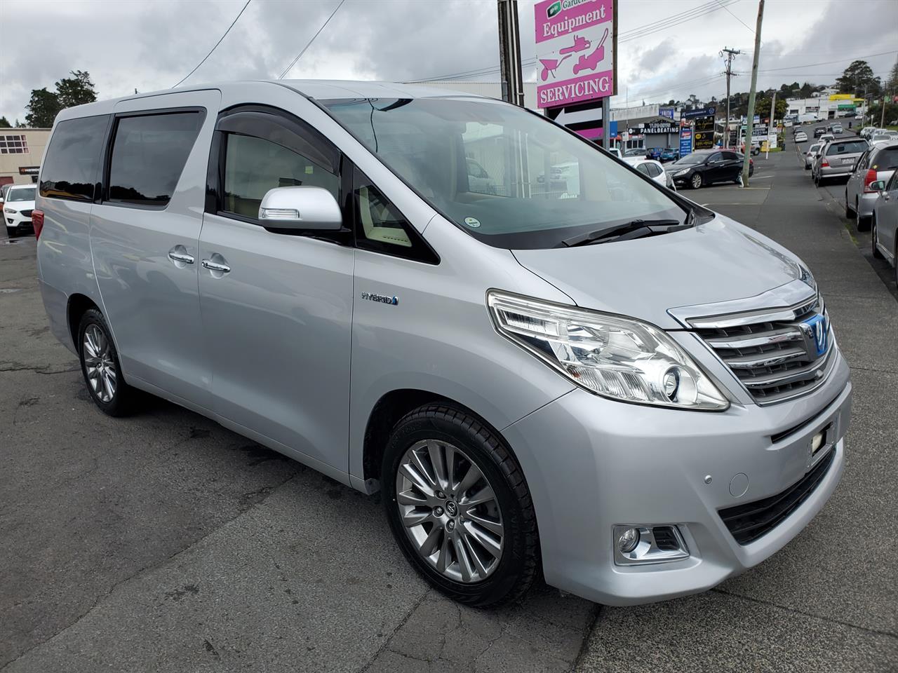 2012 Toyota Alphard thumbnail