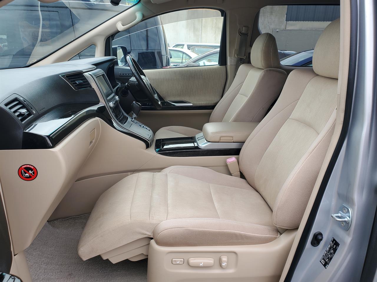 2012 Toyota Alphard thumbnail