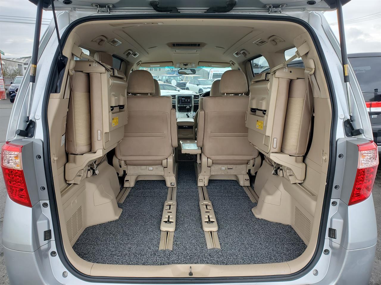 2012 Toyota Alphard thumbnail