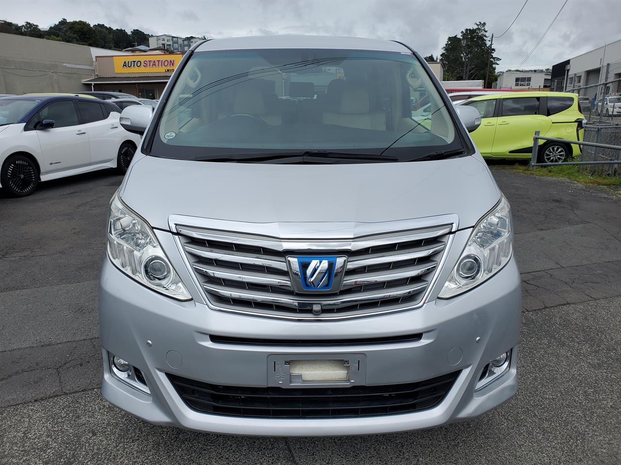 2012 Toyota Alphard thumbnail