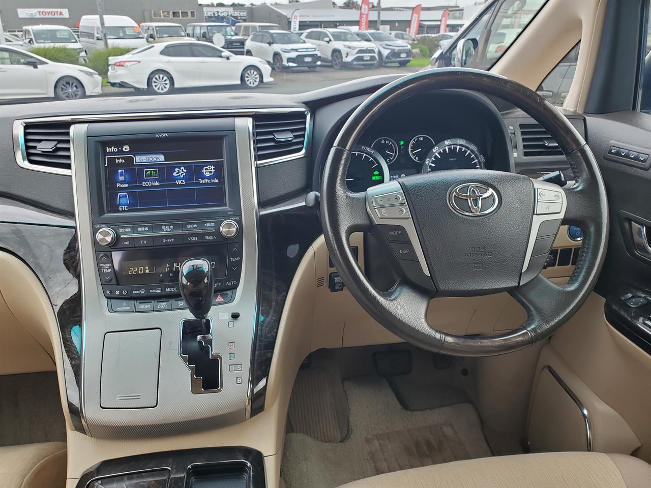 2012 Toyota Alphard thumbnail