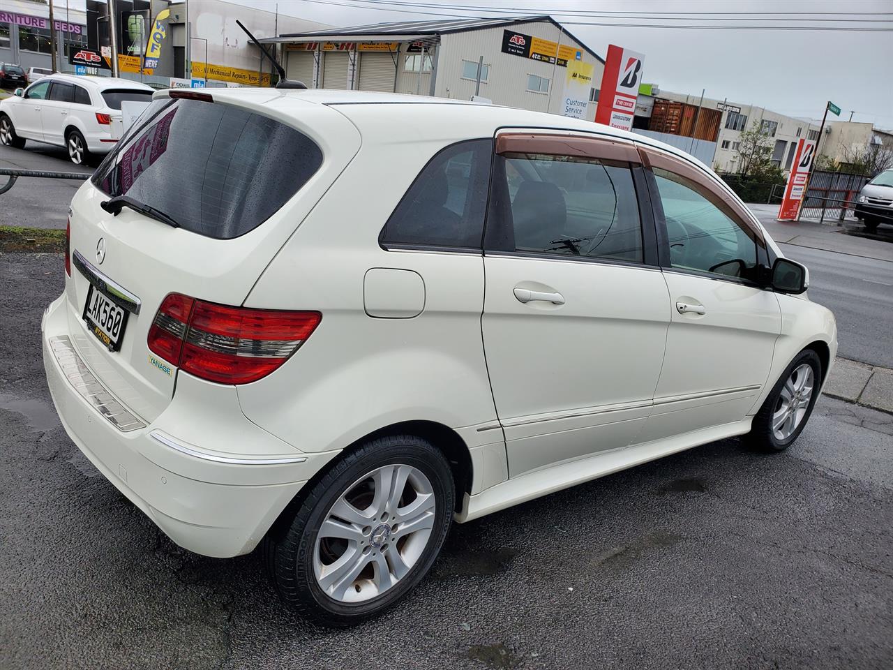 2009 Mercedes-Benz B170 thumbnail