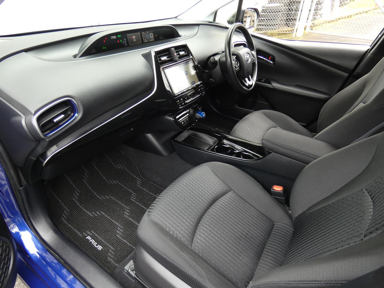 2018 Toyota Prius thumbnail