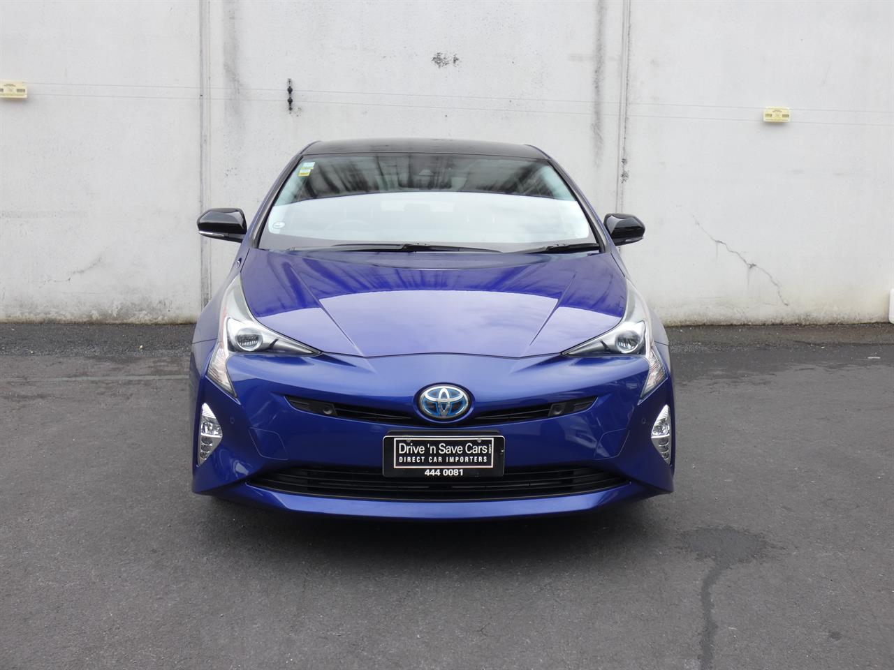 2018 Toyota Prius thumbnail