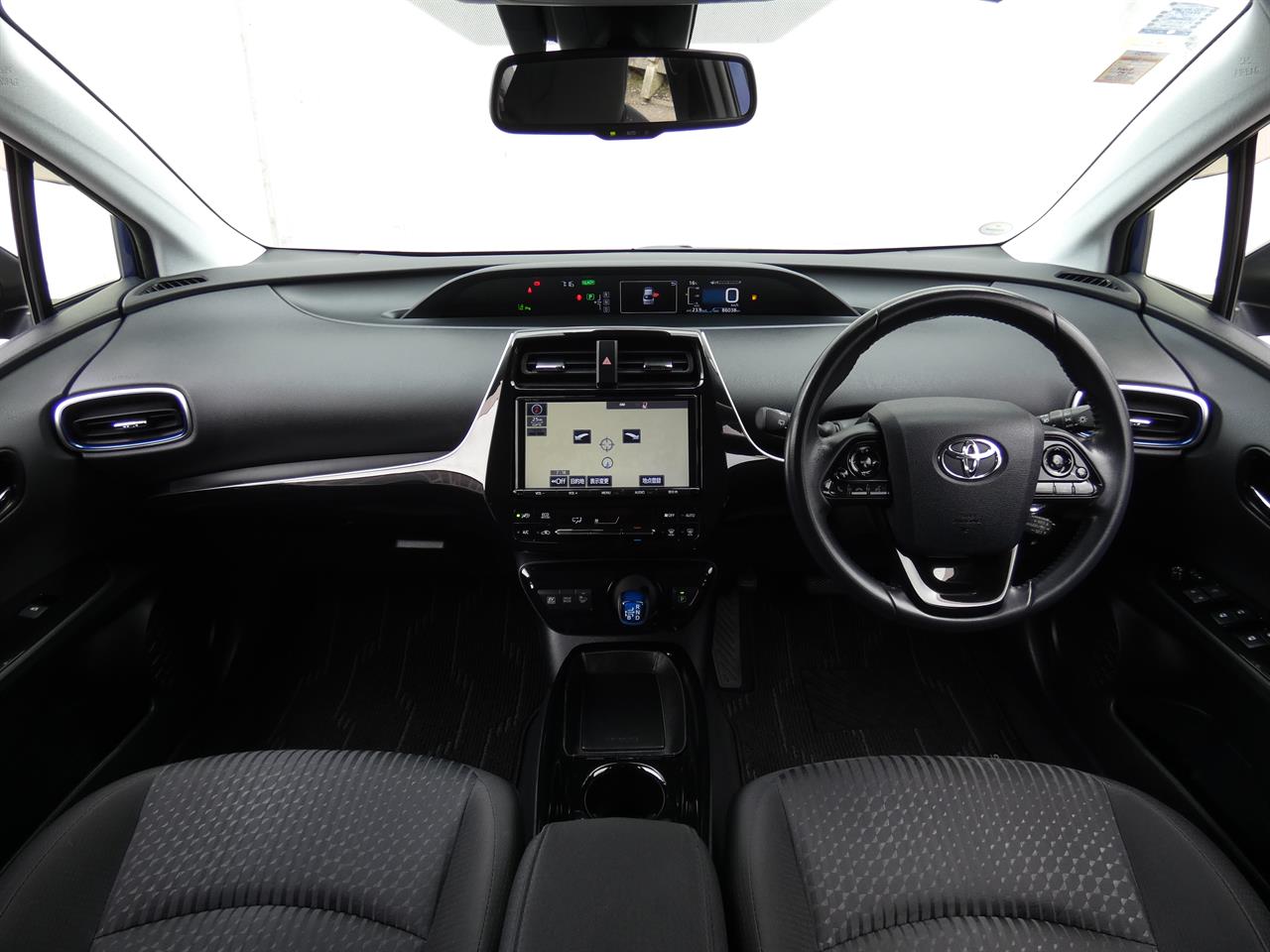 2018 Toyota Prius thumbnail