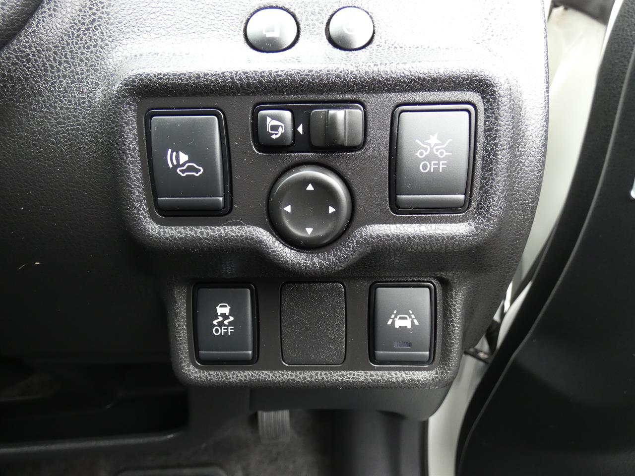 2017 Nissan NOTE thumbnail