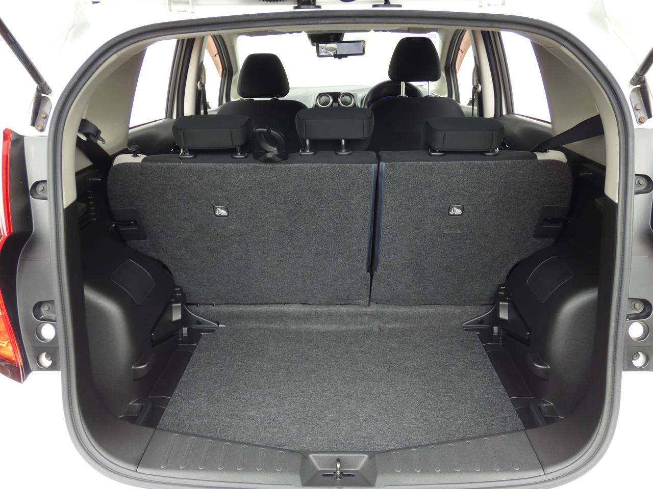 2017 Nissan NOTE thumbnail