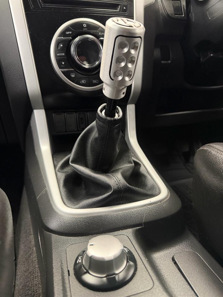2019 Isuzu D-Max thumbnail