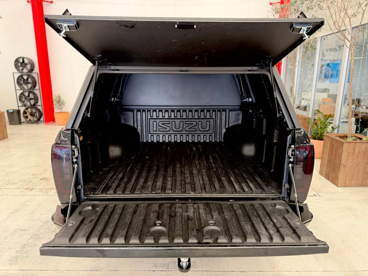2019 Isuzu D-Max thumbnail