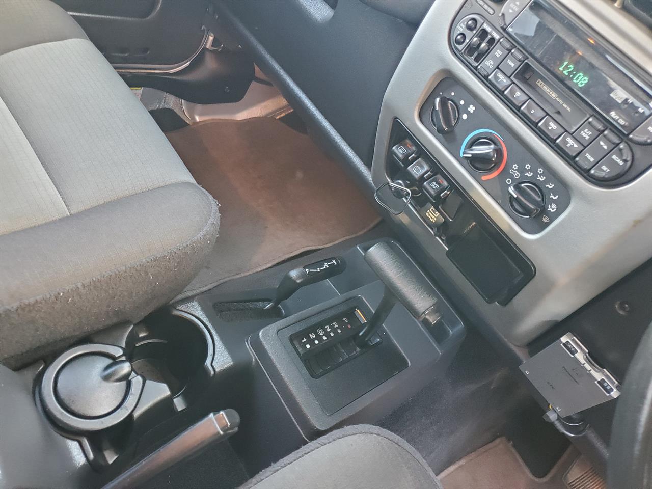 2006 Chrysler Jeep thumbnail