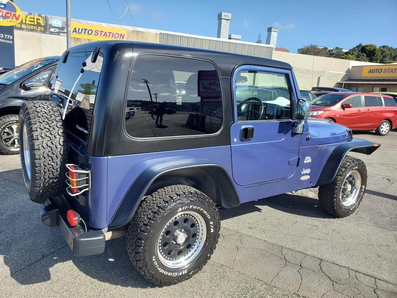 2006 Chrysler Jeep thumbnail