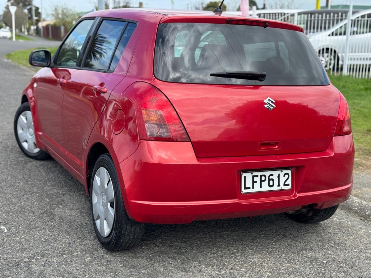 2007 Suzuki Swift thumbnail