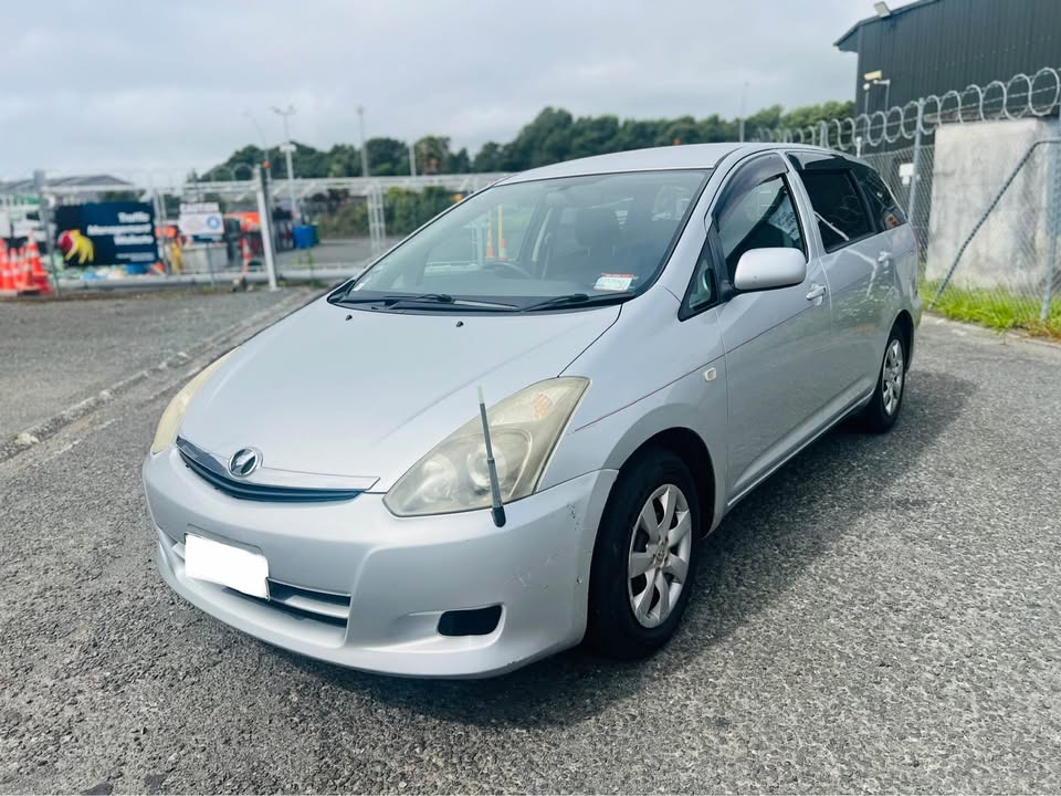 2006 Toyota Wish thumbnail