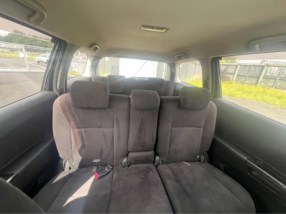 2006 Toyota Wish thumbnail