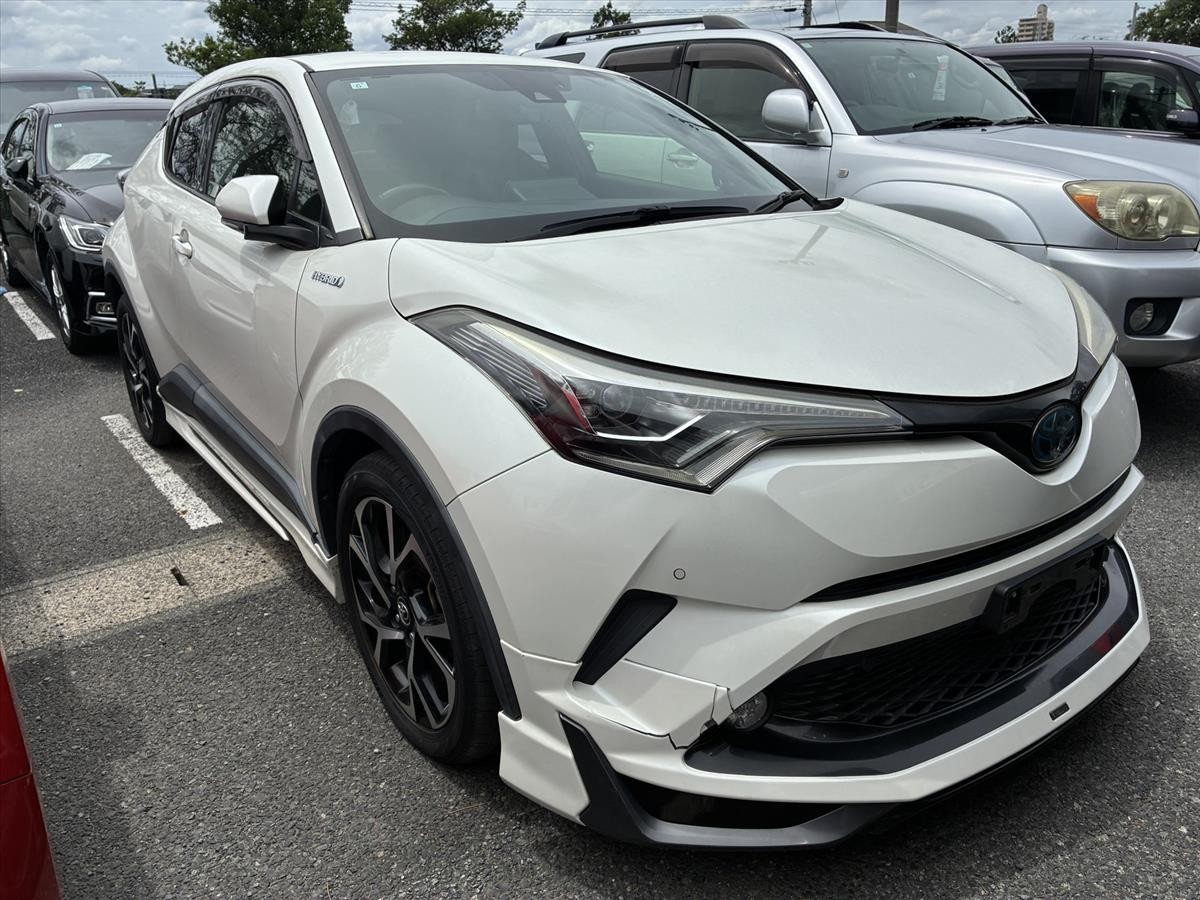 2017 Toyota C-Hr thumbnail