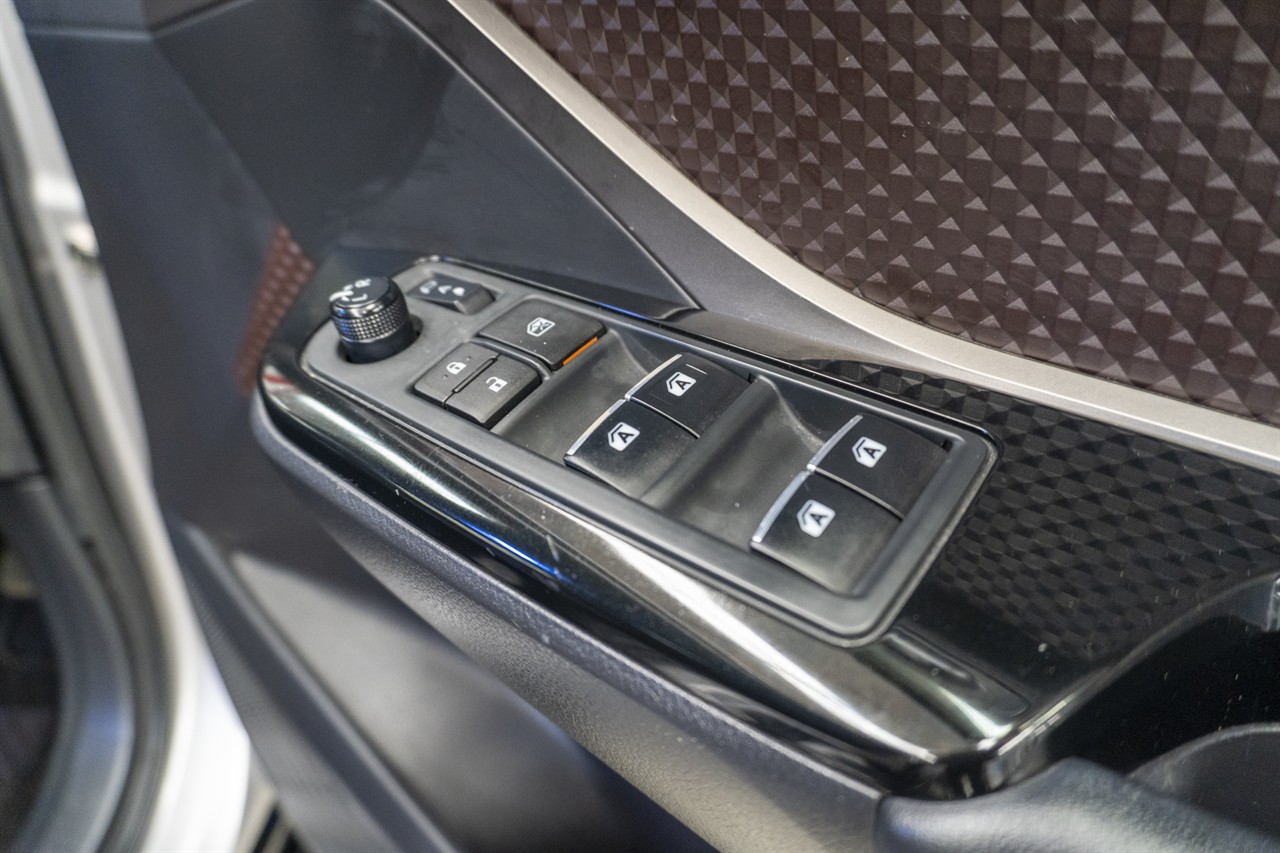 2017 Toyota C-Hr thumbnail