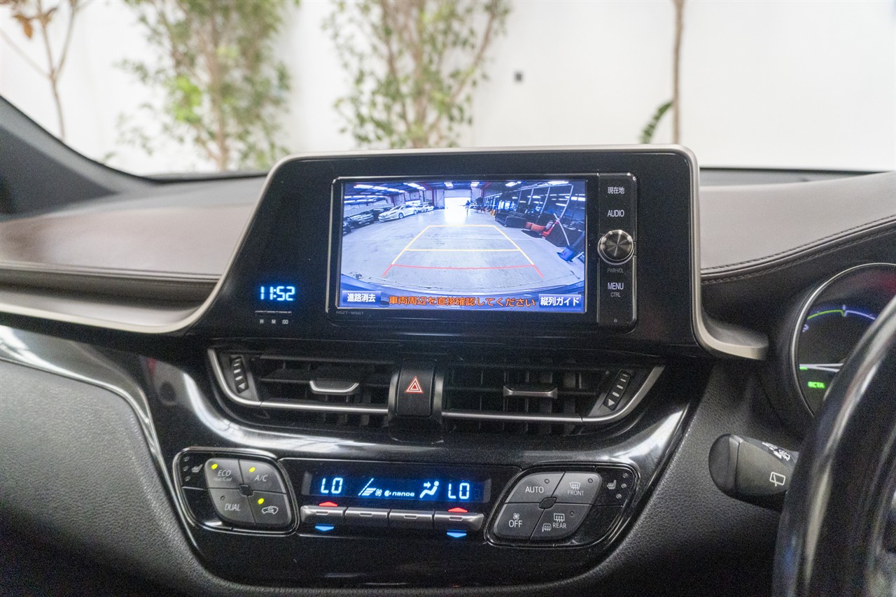 2017 Toyota C-Hr thumbnail