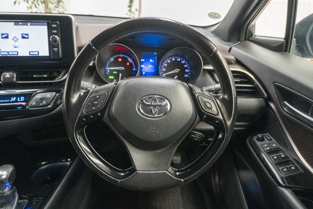 2017 Toyota C-Hr thumbnail