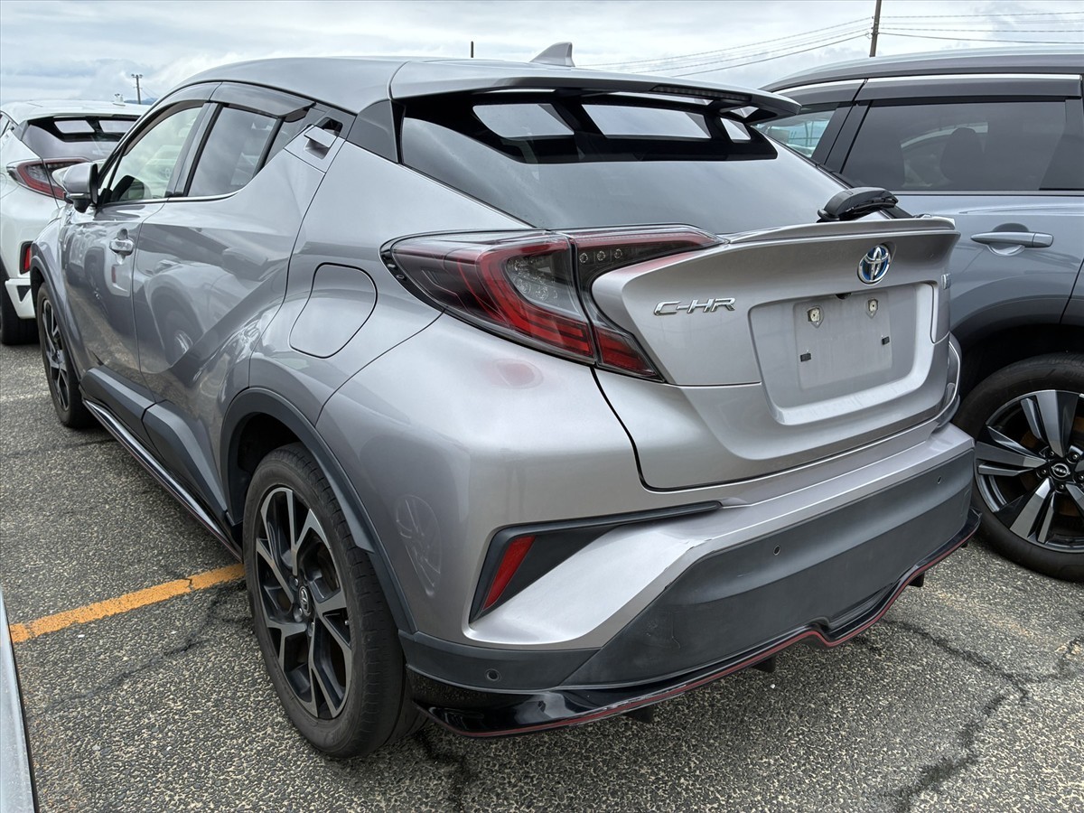 2017 Toyota C-Hr thumbnail
