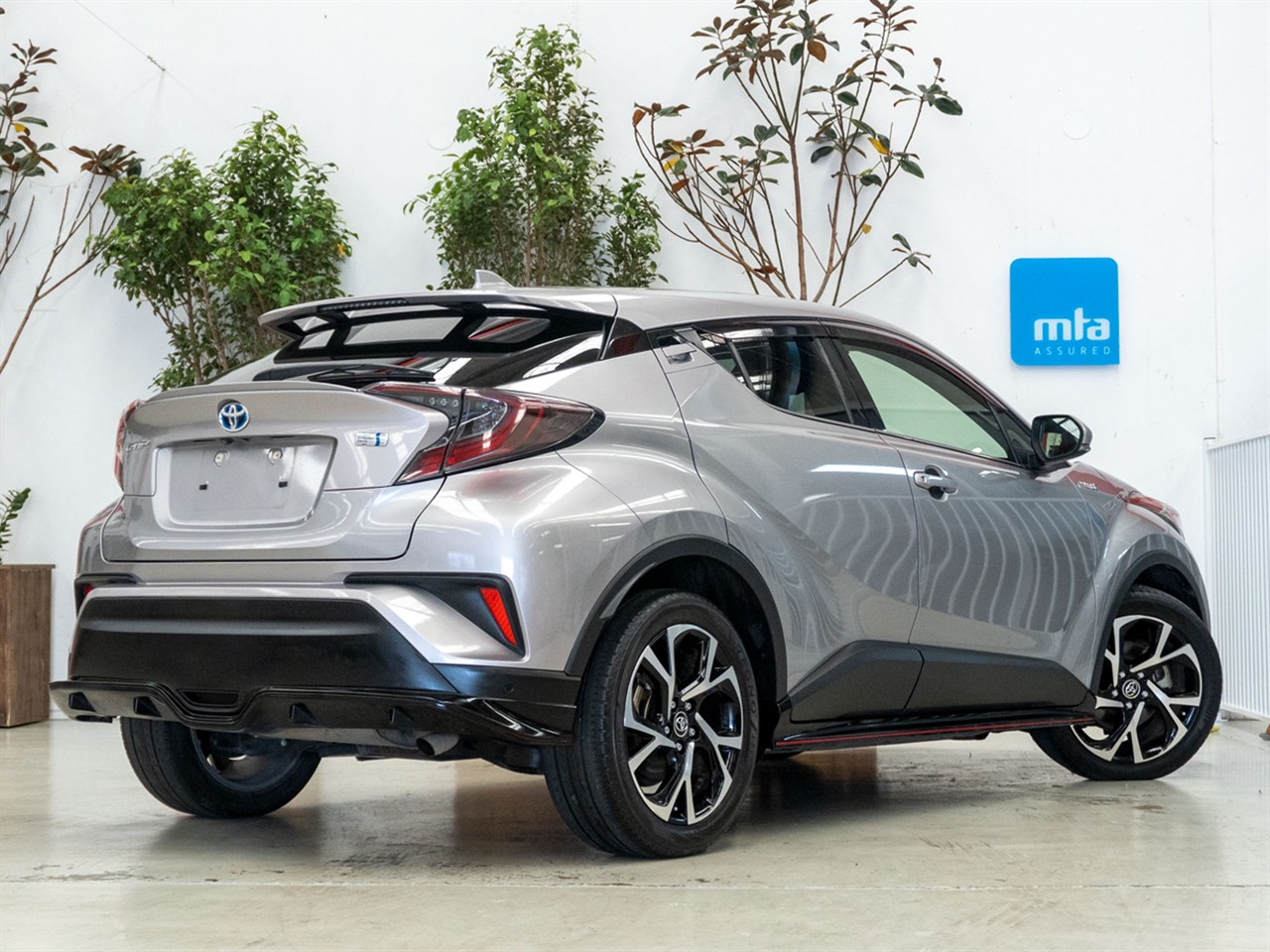 2017 Toyota C-Hr thumbnail