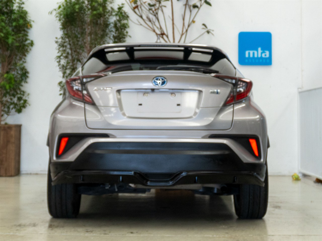 2017 Toyota C-Hr thumbnail