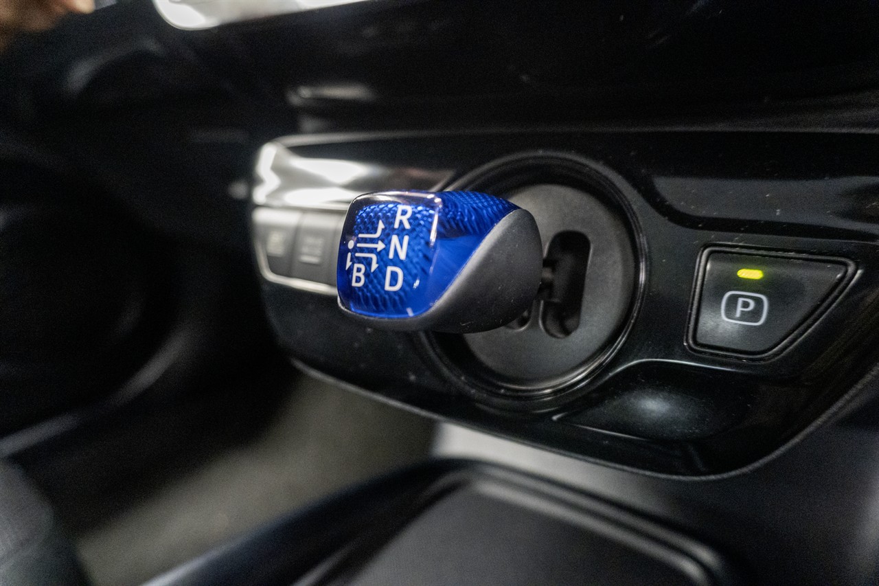 2019 Toyota Prius thumbnail