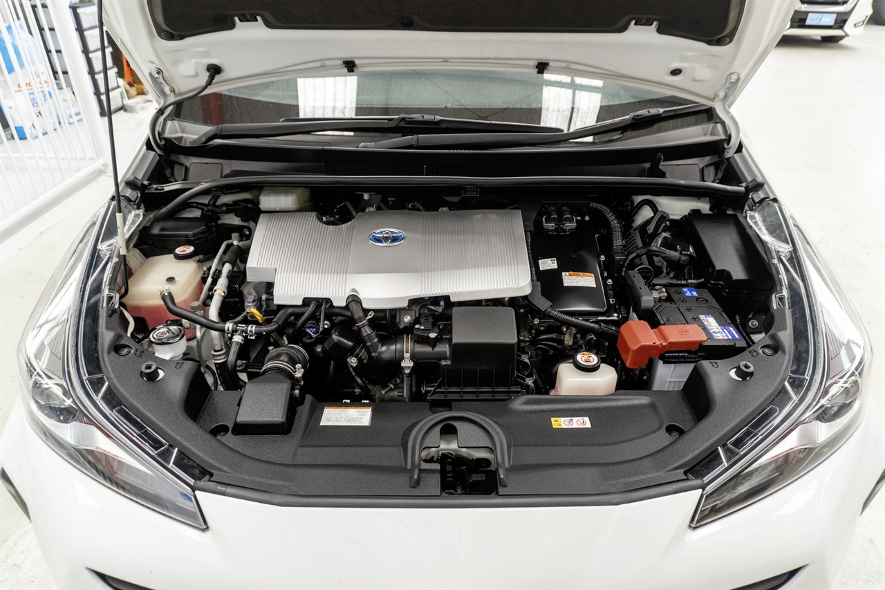 2019 Toyota Prius thumbnail