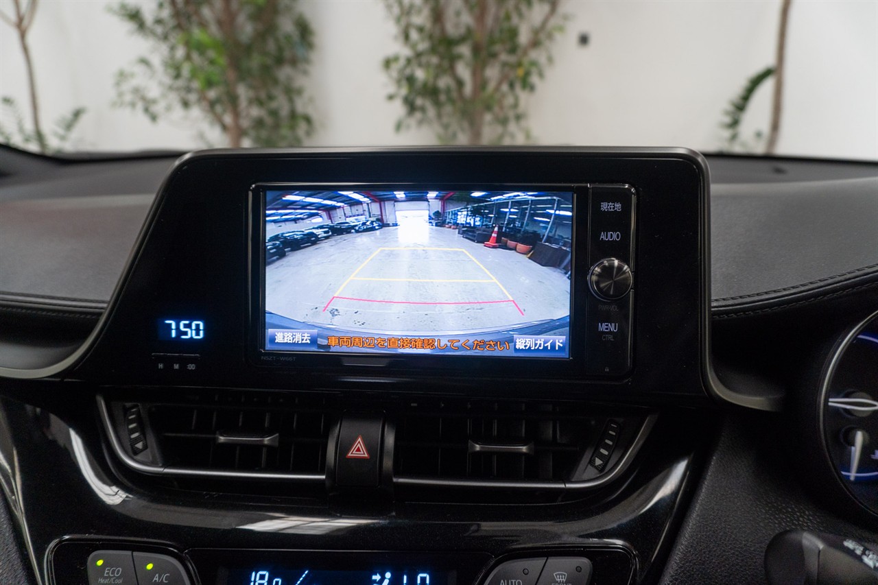 2017 Toyota C-Hr thumbnail